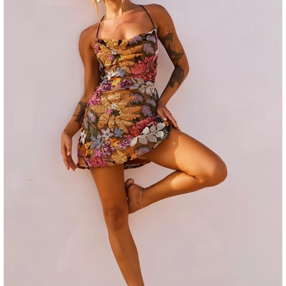 Dress - Picture 2 of 4